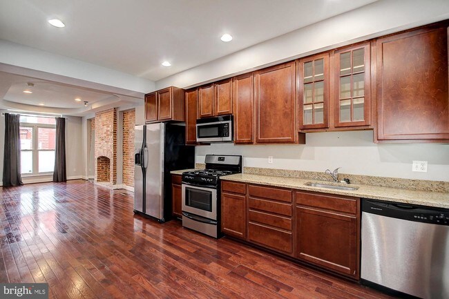 Foto del edificio - 327 E 21st St