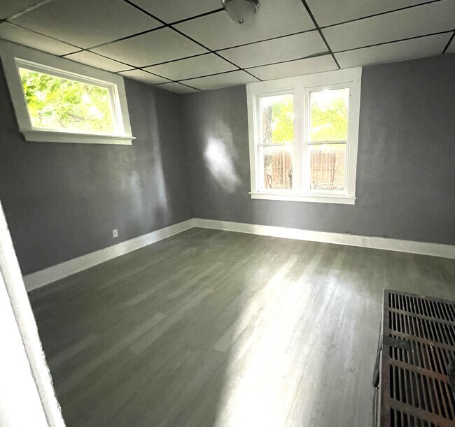 Foto del edificio - 713 E 13th St