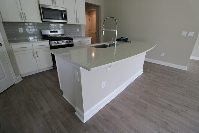 Building Photo - 42 Huesca Ct