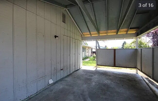 Building Photo - Sh315-317