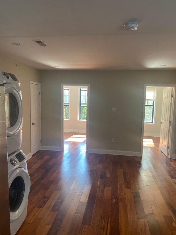 Foto del edificio - 3639 Lancaster Ave