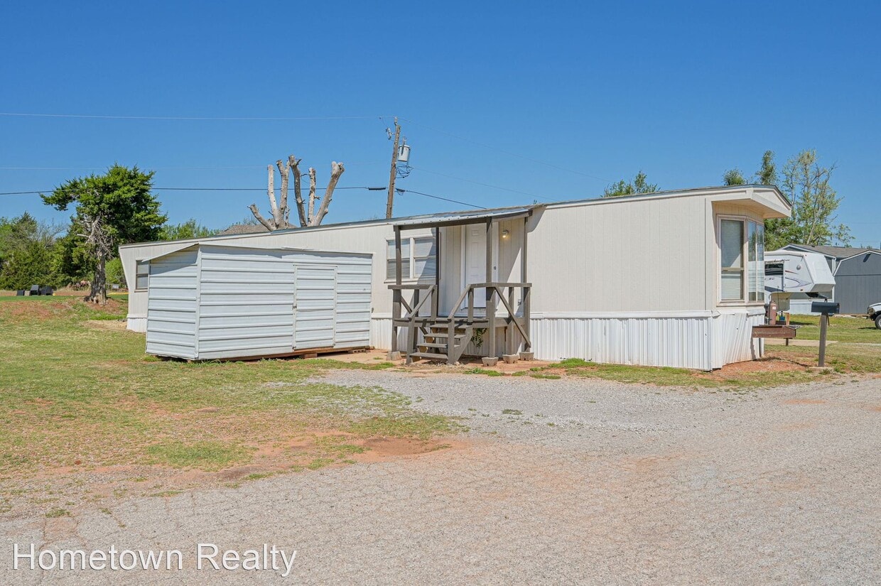 Primary Photo - 2 br, 1 bath House - 2212 E Pleasantview L...