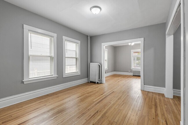 Building Photo - 211 Grotto St N