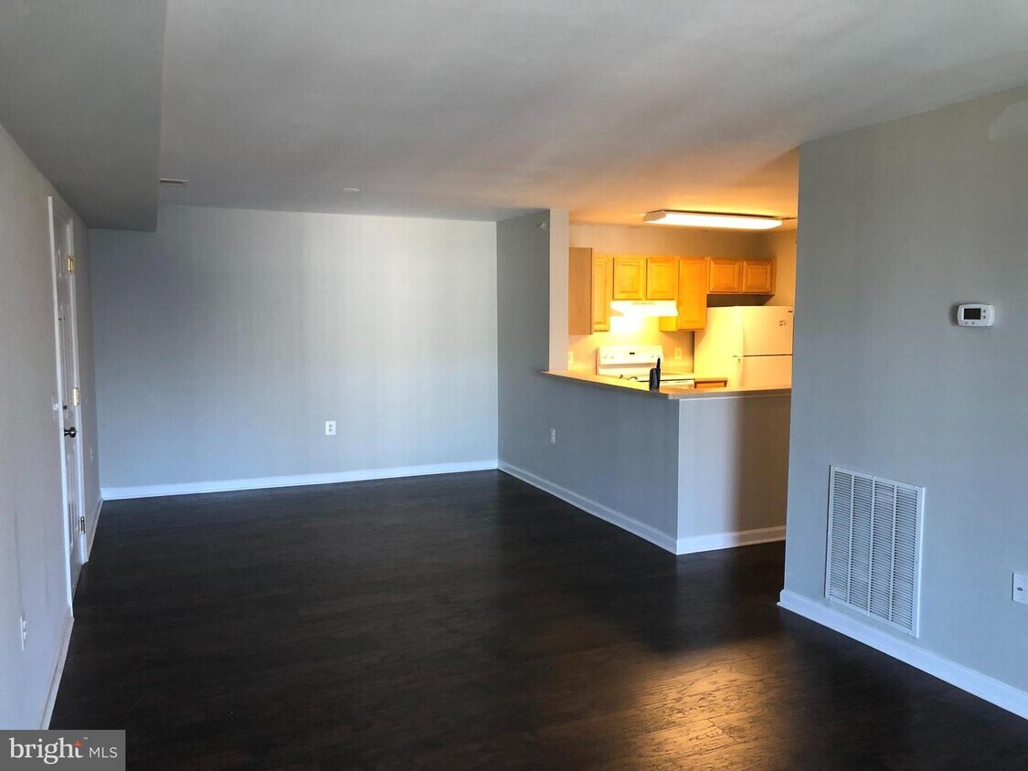 501 Garrison Woods Dr Unit 304, Stafford, VA 22556 Condo for Rent in Stafford, VA