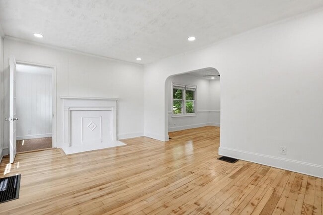 Building Photo - 138 Mt Paran Rd NE