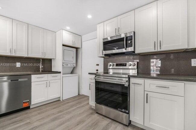 Building Photo - 3430 Galt Ocean Dr