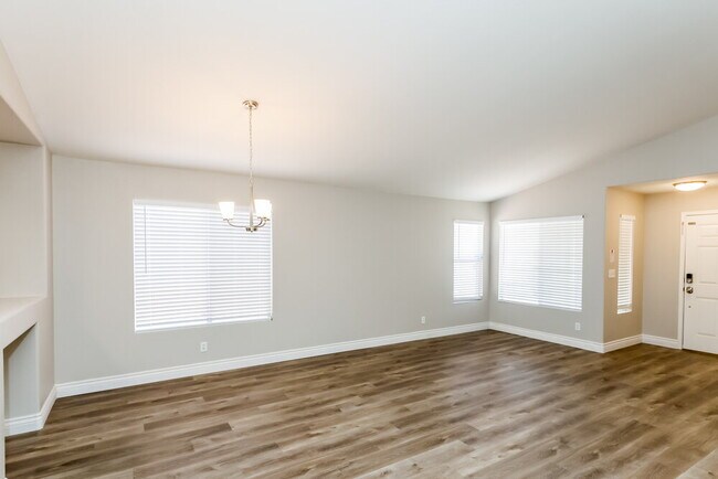 Building Photo - 941 Adobe Flat Dr