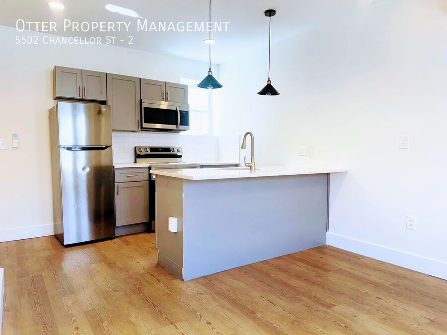 Foto principal - 5502 Chancellor St