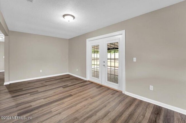 Building Photo - 10941 Launa Dr