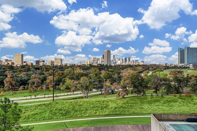 Foto del edificio - 2001 Holcombe Blvd