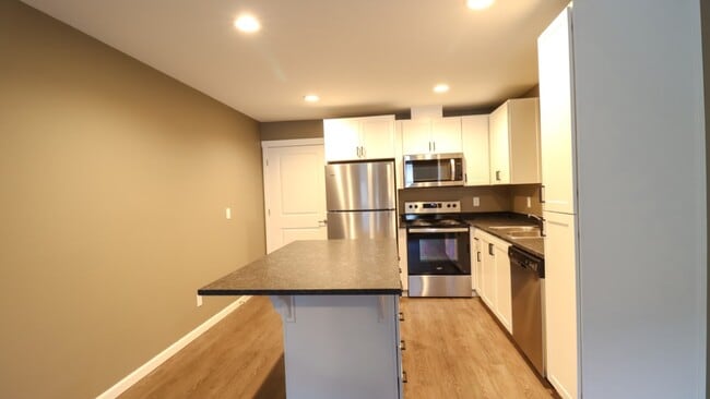 Building Photo - 3474 Maci Elle Ct SE
