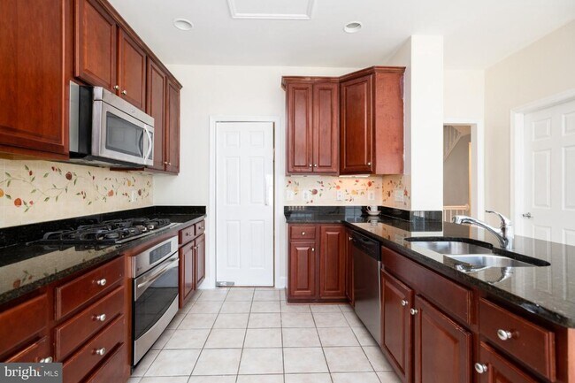 Building Photo - 14600 Crossfield Way