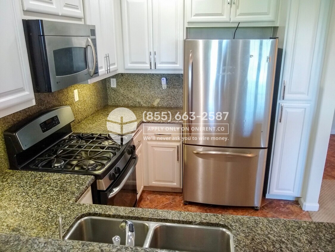 Primary Photo - 3240 Maguire Way