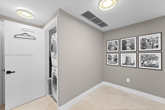Foto del edificio - 3400 SW 27th Ave