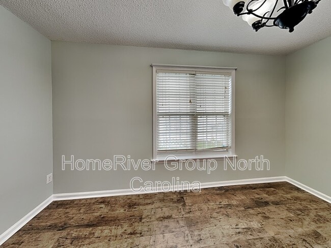 Building Photo - 1618 Crag Burn Ln