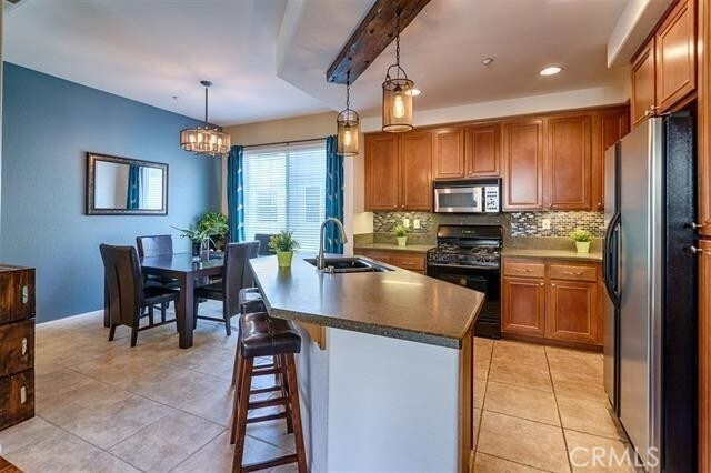 Foto del edificio - 848 Almond Rd