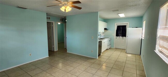 Foto del edificio - 2254 19th Ave SW
