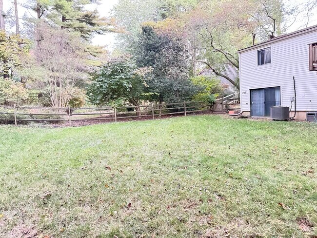 Foto del edificio - 8856 Youngsea Pl