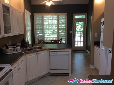 Foto del edificio - 7155 Roswell Rd NE