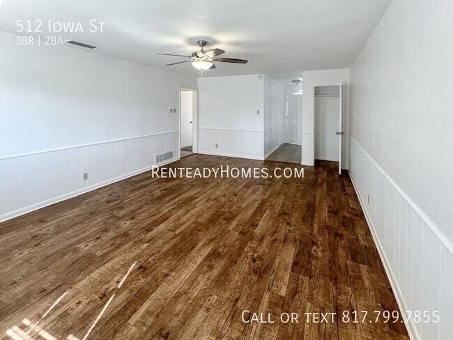 Foto del edificio - 512 Iowa St