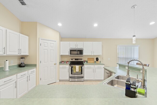 Foto del edificio - 2694 Willow Glen Cir