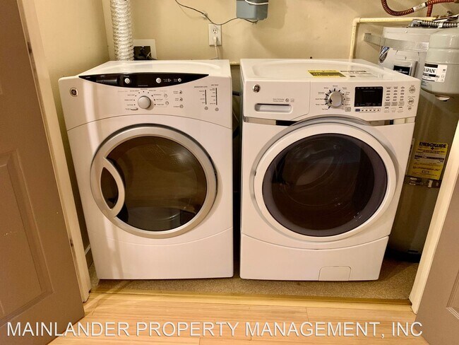 Foto del edificio - 2 br, 2 bath House - 10606 SE MAIN STREET ...