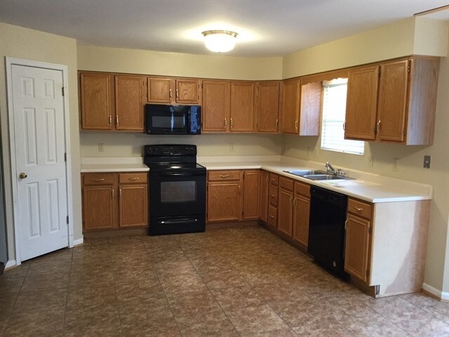 Building Photo - 2660 Teaberry Court