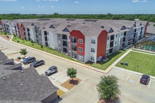 Foto del edificio - Park Residences Plano 55+ Active Adult Living