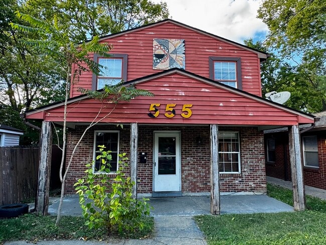 Building Photo - 555 N Limestone