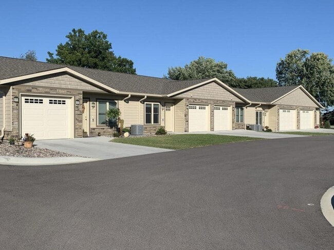 Building Photo - 706 McHugh Rd