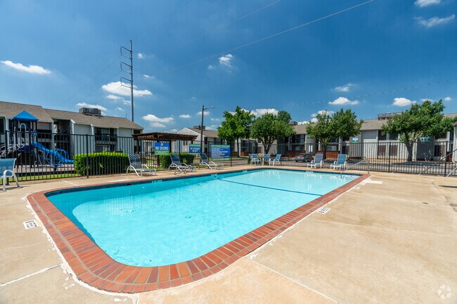 Swimming Pool - The Loop Apartments