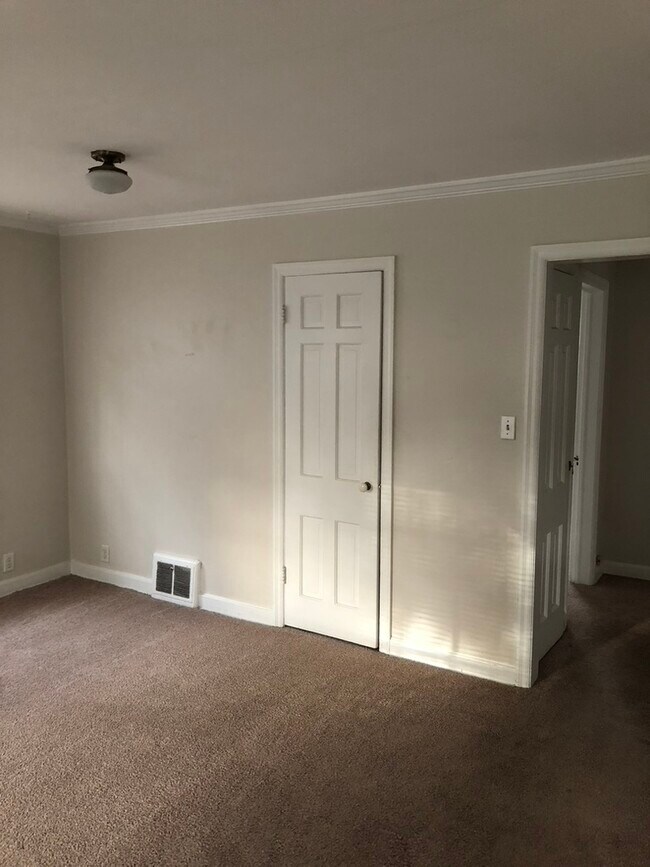Living Room (NEW FLOOR) - 4450 N Woodburn St