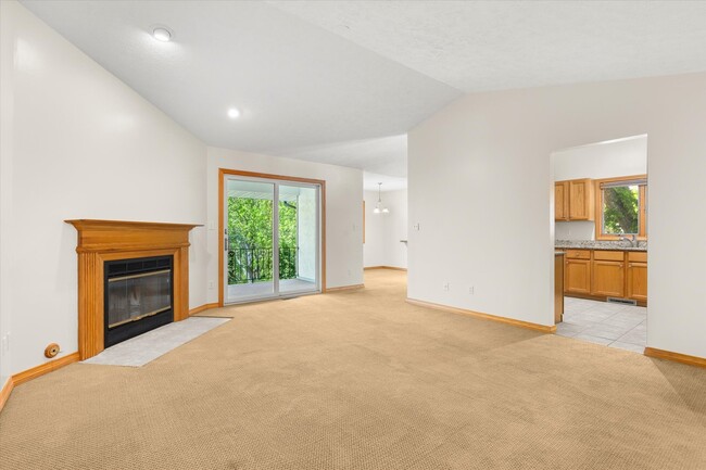 Building Photo - 2427 Reynolds Manor Dr