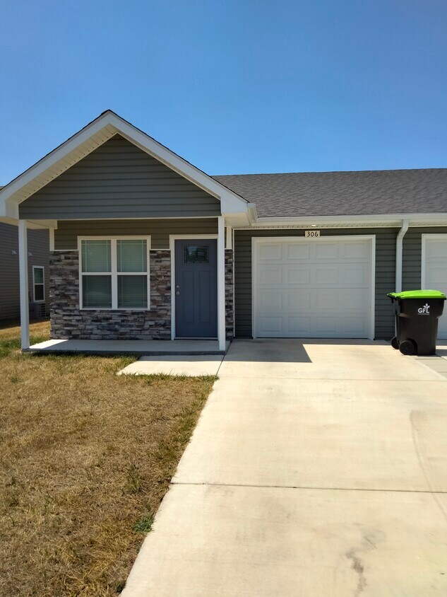 Primary Photo - 308 Wolfe Dr