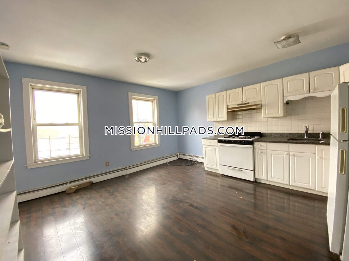 Foto principal - 1576 Tremont St