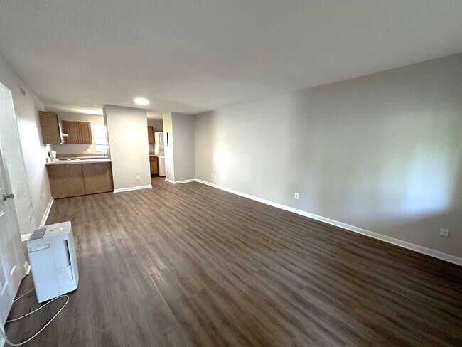 Foto del edificio - 448 Belmont Rd