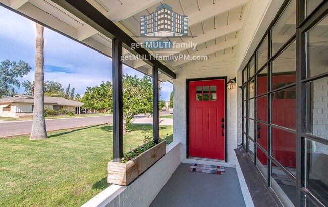 Foto del edificio - Modern Ranch Oasis in Arcadia!