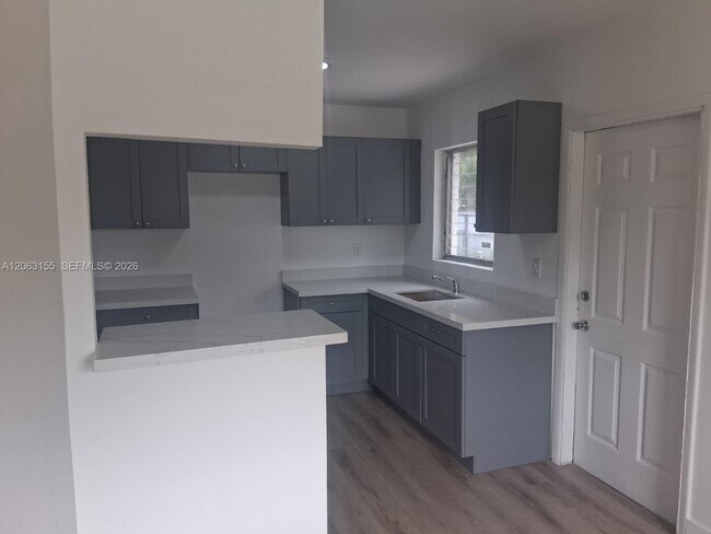 Foto del edificio - 250 NW 191st St