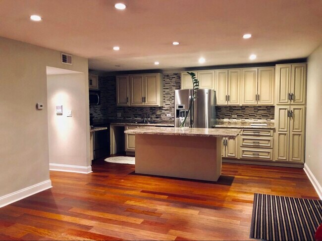 Foto del edificio - 6103 Knoll Valley Dr