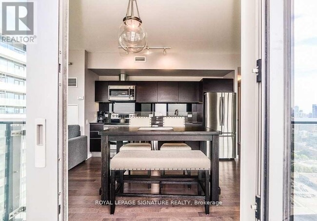 Photo du bâtiment - 70 Distillery Lane