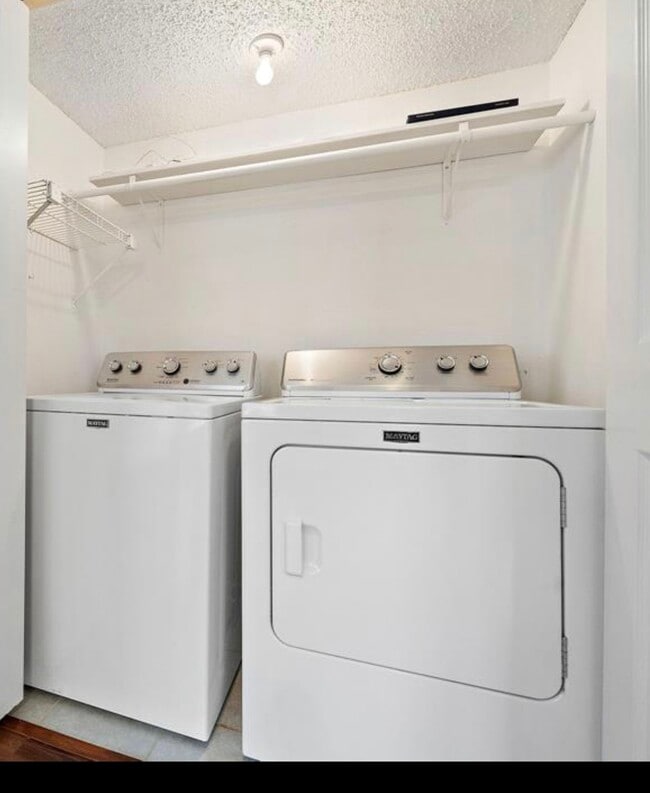 Building Photo - 2300 Old Spanish Trl