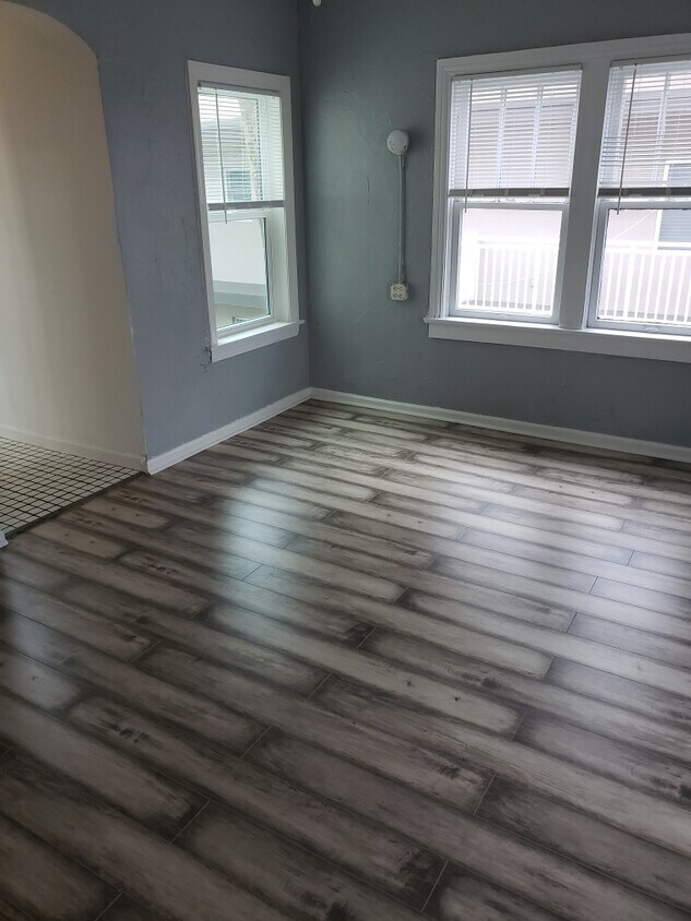 Foto principal - 123 S Golfview Rd