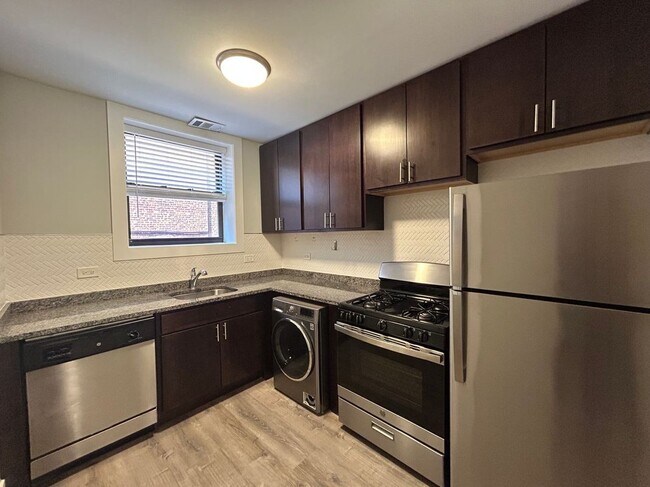 Foto del edificio - 1128 Maple Ave
