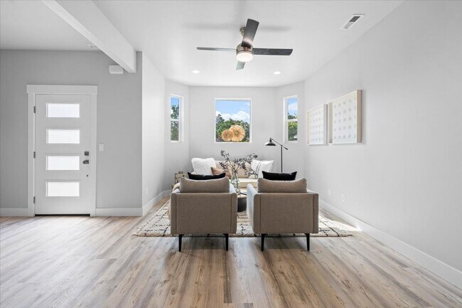 Foto del edificio - New home for Rent! Great Location.