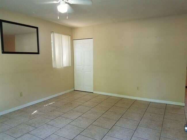 Building Photo - 810 Jacqueline Ln