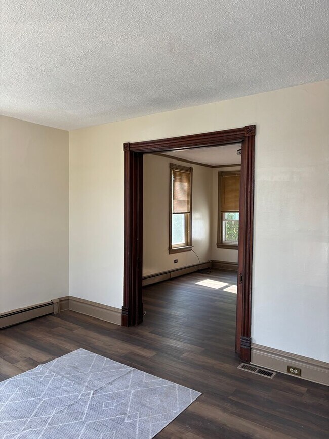 Building Photo - 5 Bedroom, 1.5 Bath in Harrisburg, PA - **Coming Soon!**