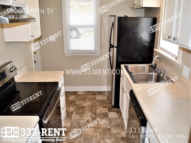 Building Photo - 9900 E 69th St