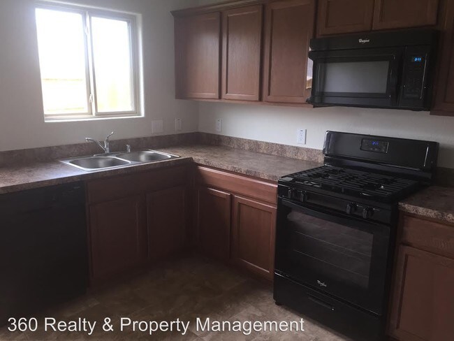 Foto del edificio - 15423 Grant Rd