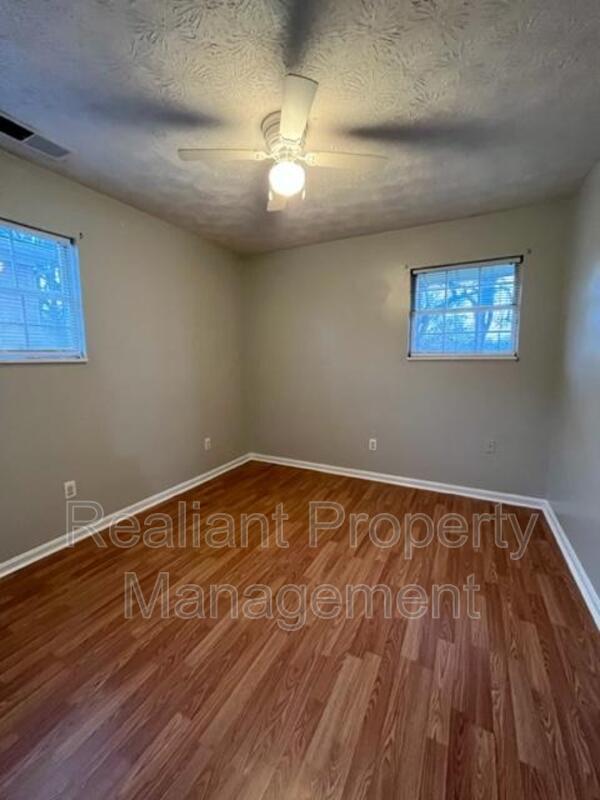 Building Photo - 509 Lisa Dr