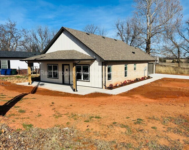 Building Photo - 104 N Harrison Ave